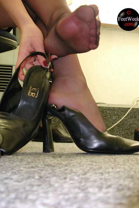 [feetweek性感高跟丝足诱惑]ID0013 2002 Office dipping