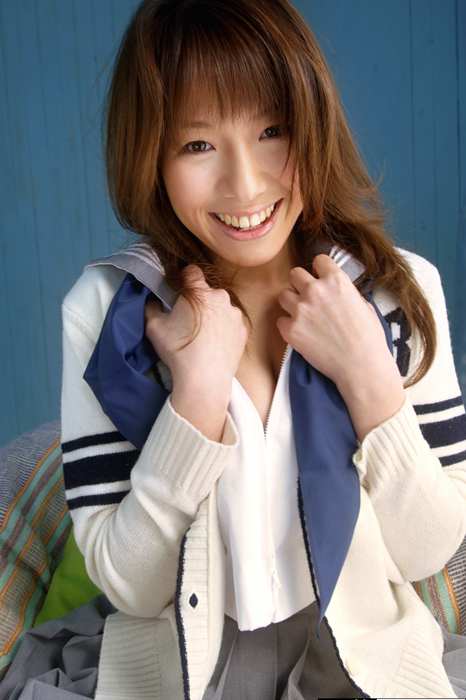 Graphis套图ID0221 2005-03-11 [Graphis GalsIdol] [Photo Gallery] Towa Aino - [Nine Clothes]