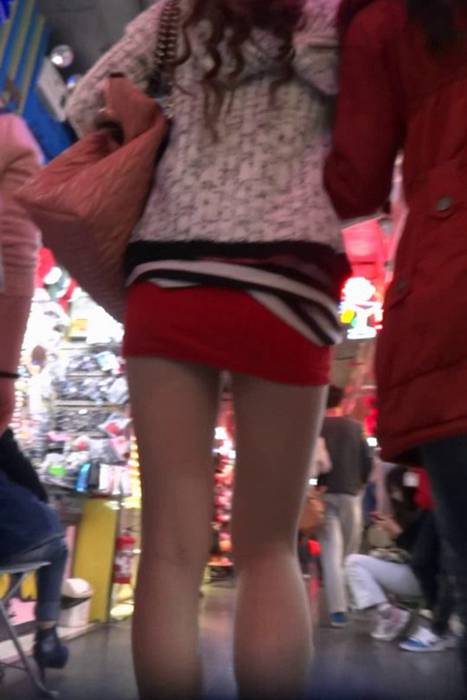 [街拍客视频]jx0136 姑娘腿在漂亮也不能穿这么短裙显摆