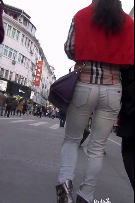 [街拍客视频]jx0506 街拍白色紧裤少妇