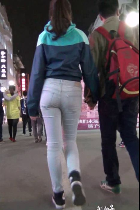 [街拍客视频]jx0581 街拍白色紧牛长腿美女