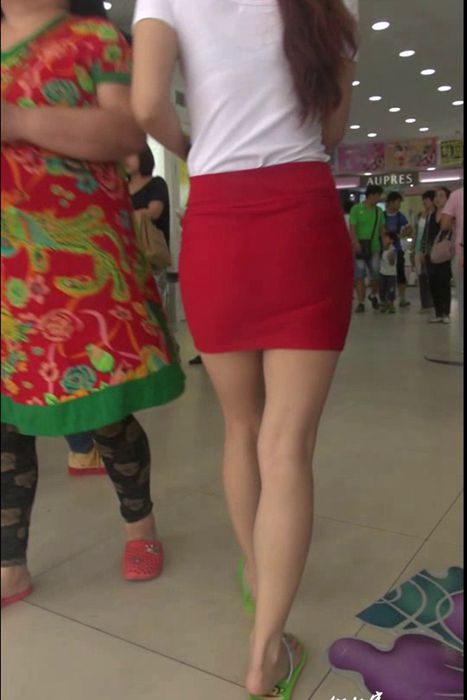 [街拍客视频]jx0665 嫩白长腿红色包臀裙少妇
