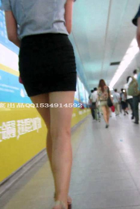 [街拍视频]00167性感丰臀美少妇走出地铁