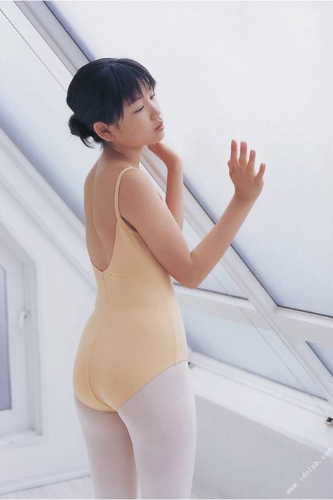 [唯美写真杂集]ID0028 2006.10 鮎川穂乃果 写真集 夏服--性感提示：风韵无限三角区红粉女郎诱惑三角撅臀漏胸